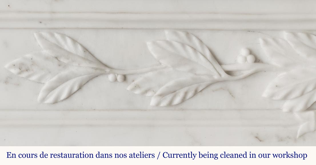 Cheminée de style Louis XVI à demi colonne cannelé corinthienne, en marbre demi statuaire Cheminée de style Louis XVI à demi colonne cannelé corinthienne, en marbre demi statuaire-3