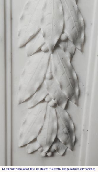 Cheminée de style Napoléon III en marbre demi statuaire décorée d'une guirlande Cheminée de style Napoléon III en marbre demi statuaire décorée d'une guirlande-12