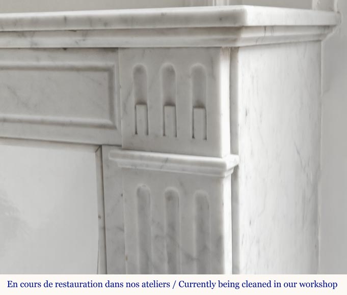 Cheminée de style Louis XVI en marbre de Carrare, décorée d'une fleur de tournesol Cheminée de style Louis XVI en marbre de Carrare, décorée d'une fleur de tournesol-6