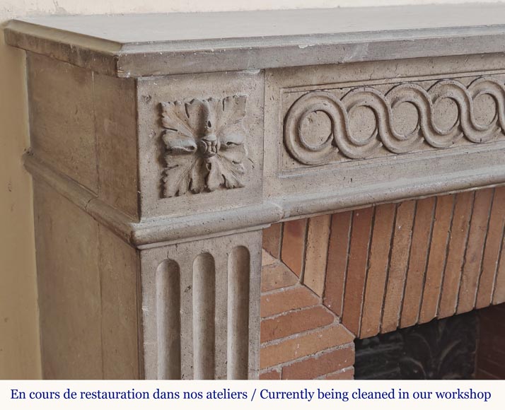 Cheminée Louis XVI d'époque en pierre Cheminée Louis XVI d'époque en pierre-3