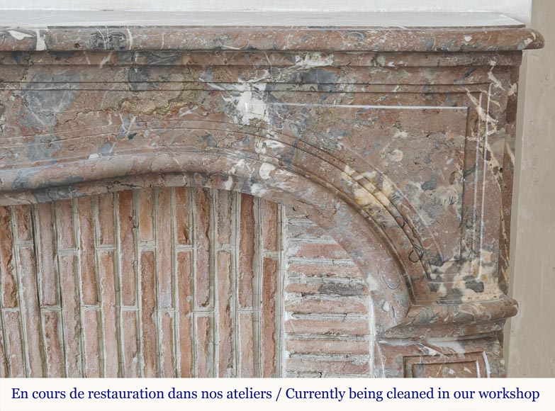 Cheminée Louis XV d'époque en marbre Rouge Royal, décorée d'une coquille Cheminée Louis XV d'époque en marbre Rouge Royal, décorée d'une coquille-6