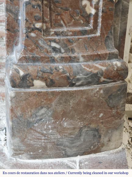 Cheminée Louis XV d'époque en marbre Rouge Royal, décorée d'une coquille Cheminée Louis XV d'époque en marbre Rouge Royal, décorée d'une coquille-7