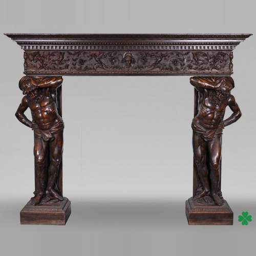 Cheminée monumentale italienne en noyer sculpté, de style néo-Renaissance, vers 1880