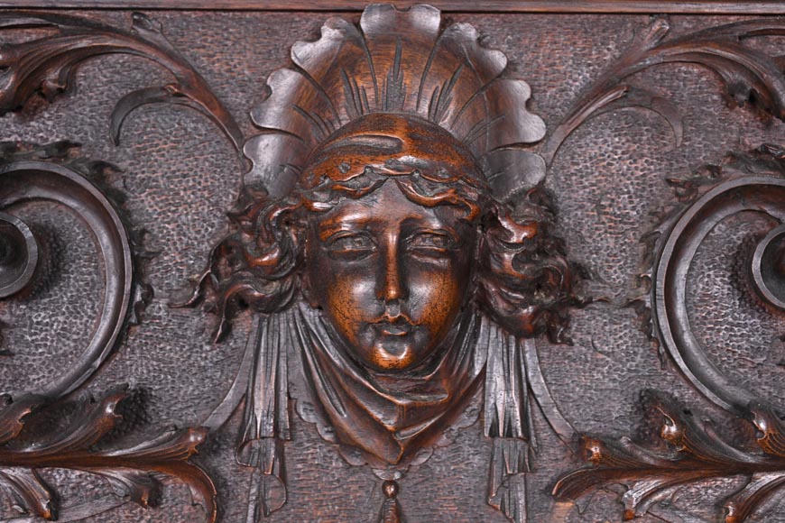 Cheminée monumentale italienne en noyer sculpté, de style néo-Renaissance, vers 1880 Cheminée monumentale italienne en noyer sculpté, de style néo-Renaissance, vers 1880-2