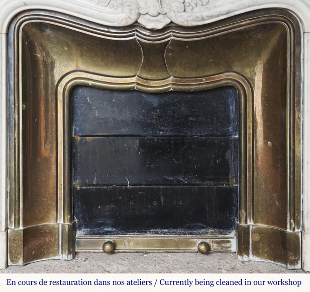 Cheminée de style Louis XV décorée d'une palmette Cheminée de style Louis XV décorée d'une palmette-11