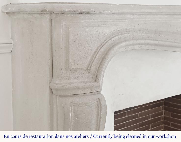 Cheminée de style Louis XV en pierre, décorée d'une coquille Cheminée de style Louis XV en pierre, décorée d'une coquille-4