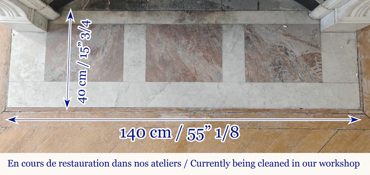 Cheminée de style Louis XVI en marbre de Carrare, décorée de feuille d'acanthe Cheminée de style Louis XVI en marbre de Carrare, décorée de feuille d'acanthe-9