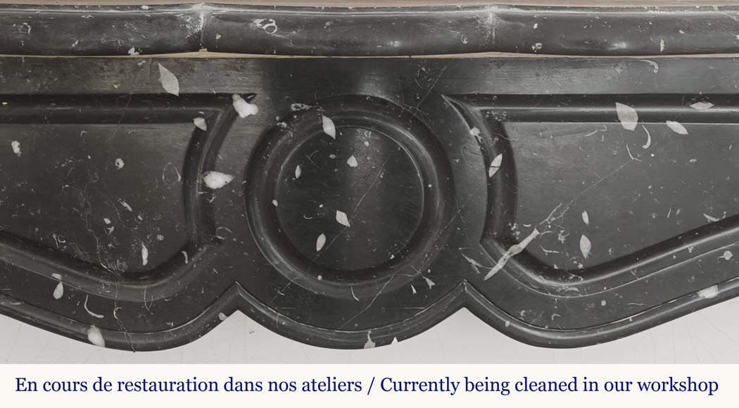 Cheminée de style Louis XV modèle Pompadour en marbre noir moucheté Cheminée de style Louis XV modèle Pompadour en marbre noir moucheté-1