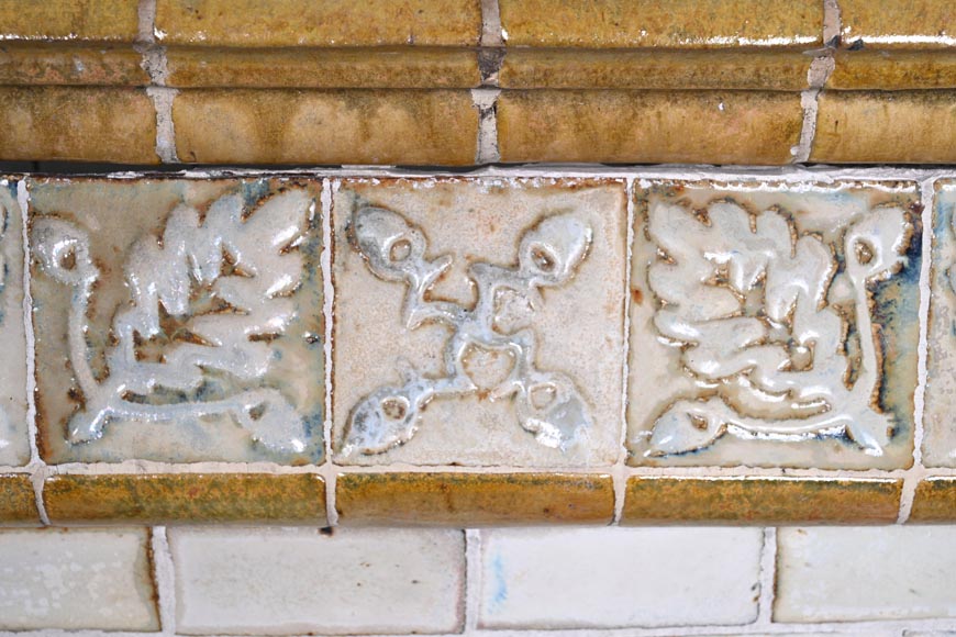 Cheminée en grès émaillé, signée “Grès de Bigot”, Cheminée en grès émaillé, signée “Grès de Bigot”, -1