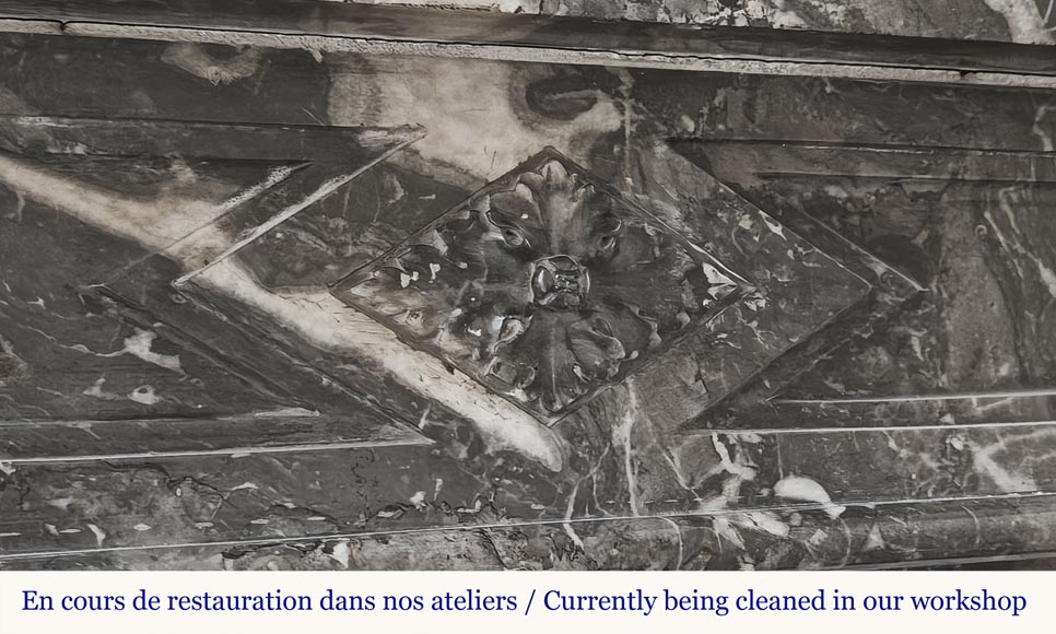 Cheminée d'époque Louis XVI en marbre gris Saint Anne Cheminée d'époque Louis XVI en marbre gris Saint Anne-1