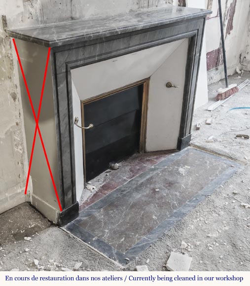 Cheminée d'époque Louis XVI en marbre bleu turquin, au décor de moulure Cheminée d'époque Louis XVI en marbre bleu turquin, au décor de moulure-2