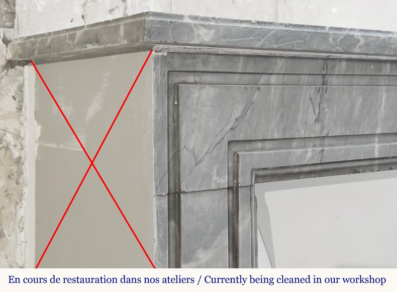 Cheminée d'époque Louis XVI en marbre bleu turquin, au décor de moulure Cheminée d'époque Louis XVI en marbre bleu turquin, au décor de moulure-3