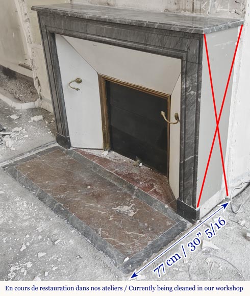 Cheminée d'époque Louis XVI en marbre bleu turquin, au décor de moulure Cheminée d'époque Louis XVI en marbre bleu turquin, au décor de moulure-5