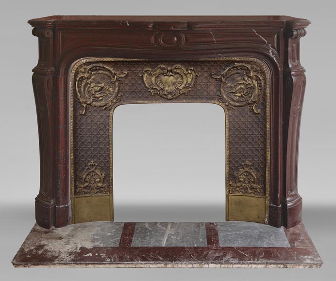 Cheminée galbée de style Louis XV modèle Pompadour, en marbre griotte Cheminée galbée de style Louis XV modèle Pompadour, en marbre griotte-0