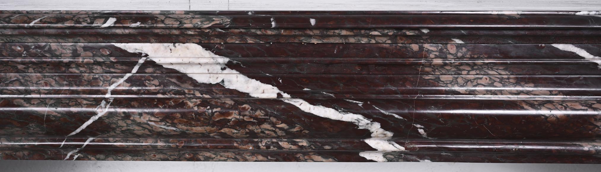 Cheminée de style Louis XIV en marbre Campan Rubané Cheminée de style Louis XIV en marbre Campan Rubané-1