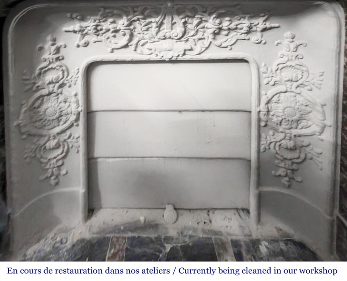 Cheminée de style Louis XIV à boudin, en marbre Rouge Royal Cheminée de style Louis XIV à boudin, en marbre Rouge Royal-9