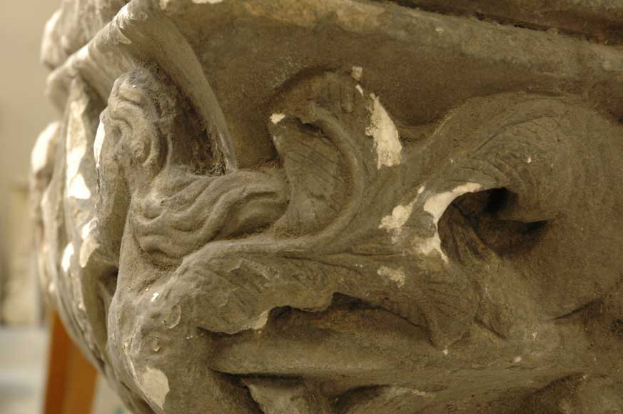 Chapiteau de style gothique à armoiries Chapiteau de style gothique à armoiries-2