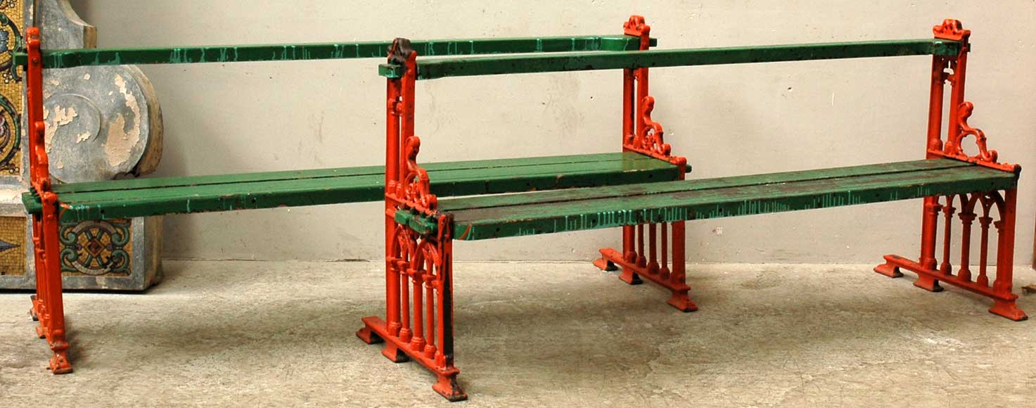 Paire de bancs néo-gothiques de 1860 Paire de bancs néo-gothiques de 1860-0