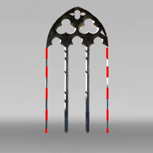 Fenêtre de style néo-gothique en pierre de Soignies