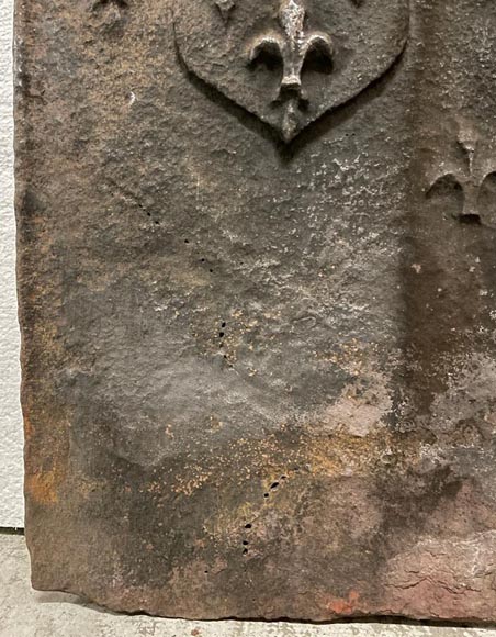 Plaque de cheminée gothique Plaque de cheminée gothique-5