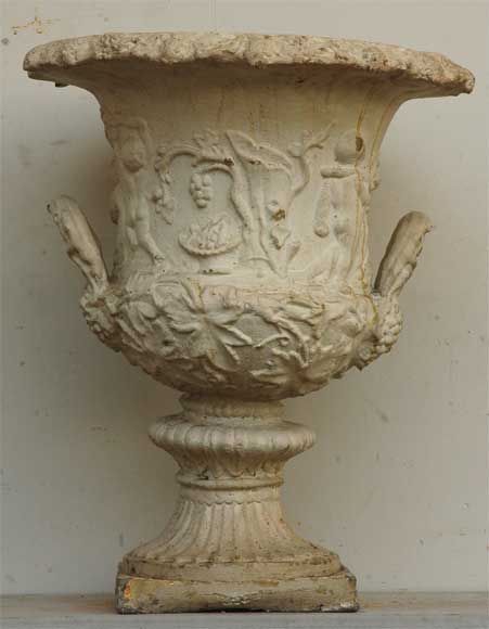 Paire de vases en plomb aux putti du XIXè siècle Paire de vases en plomb aux putti du XIXè siècle-7