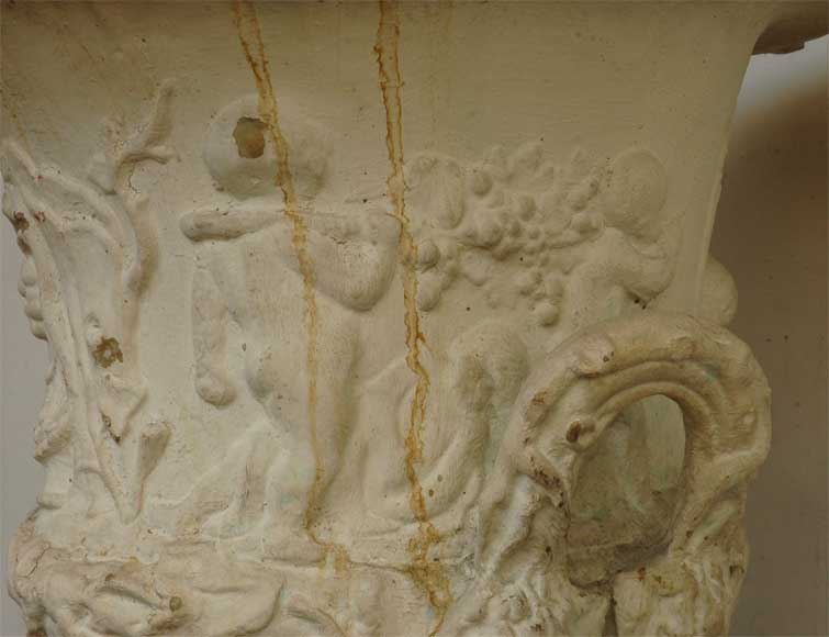 Paire de vases en plomb aux putti du XIXè siècle Paire de vases en plomb aux putti du XIXè siècle-9