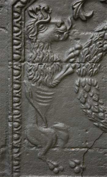 Plaque de cheminée aux armes de France et de Navarre datée de 1613 Plaque de cheminée aux armes de France et de Navarre datée de 1613-3