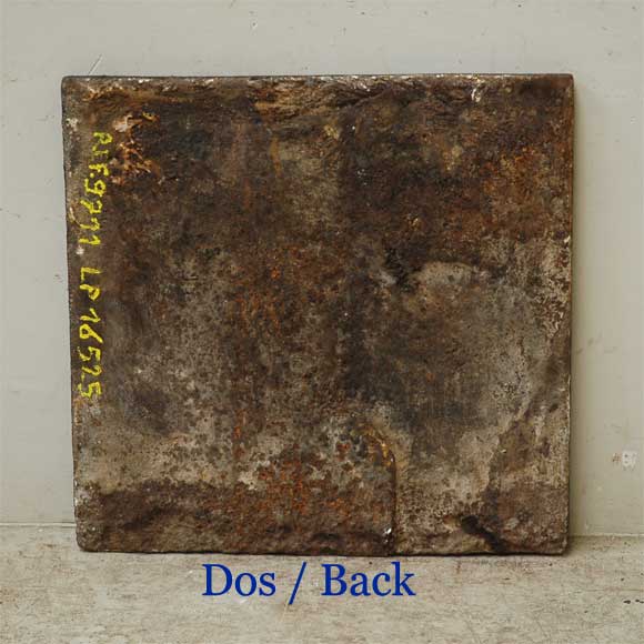 Plaque de cheminée aux armes de France et de Navarre datée de 1613 Plaque de cheminée aux armes de France et de Navarre datée de 1613-5