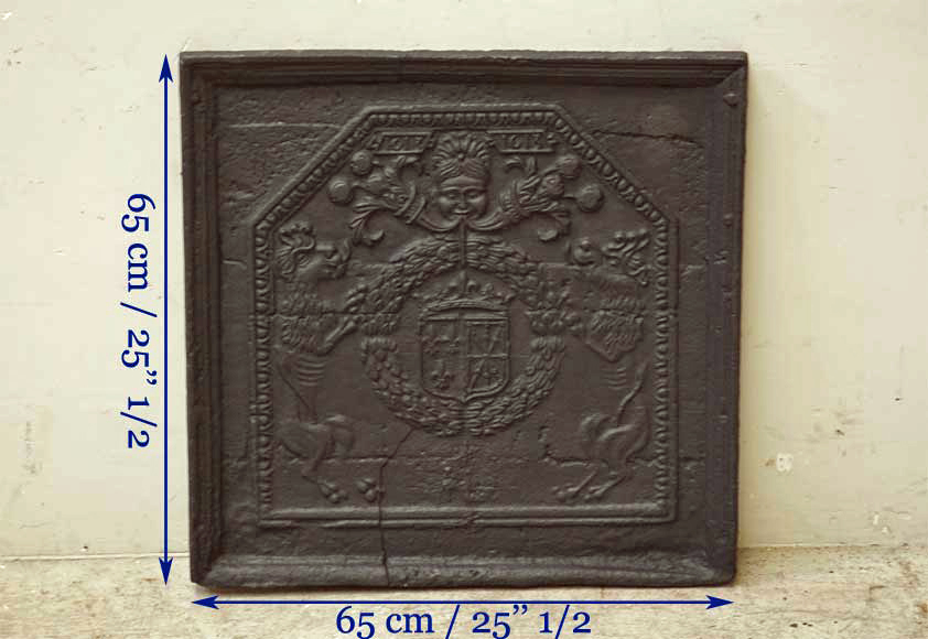 Plaque de cheminée aux armes de France et de Navarre datée de 1613 Plaque de cheminée aux armes de France et de Navarre datée de 1613-6