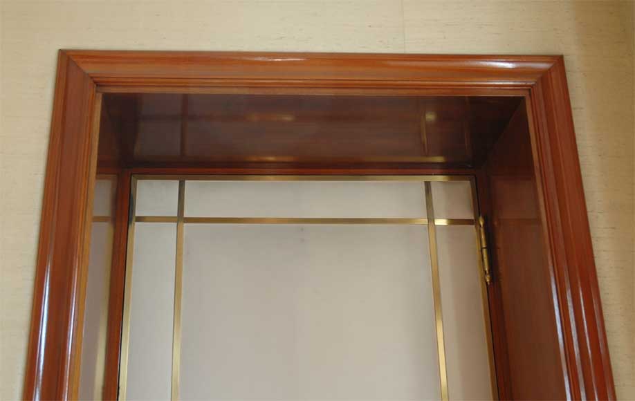 Série de quatre portes en cuir et laiton Série de quatre portes en cuir et laiton-2