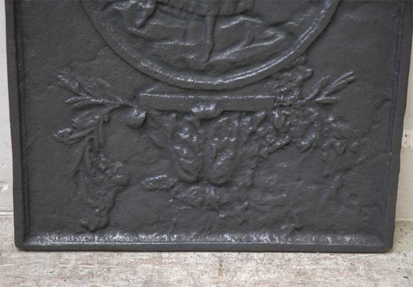 Plaque de cheminée ancienne à la danseuse Plaque de cheminée ancienne à la danseuse-3