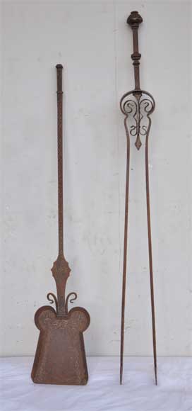 Accessoires de cheminées anciens : pince et pelle à décor géométrique Accessoires de cheminées anciens : pince et pelle à décor géométrique-0