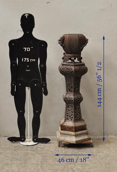 Grande jardinière ancienne de style chinoisante en fonte de fer ajourée Grande jardinière ancienne de style chinoisante en fonte de fer ajourée-15