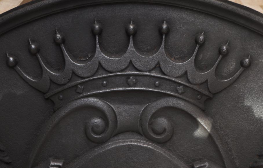 Plaque de cheminée à décor de coqs et de lions Plaque de cheminée à décor de coqs et de lions-4