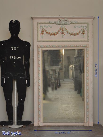 Trumeau ancien de style Louis XVI à décor de stuc polychrome représentant des guirlandes de fleurs Trumeau ancien de style Louis XVI à décor de stuc polychrome représentant des guirlandes de fleurs-8