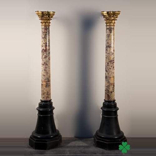 Paire de colonnes anciennes de style Louis XVI en Brèche Violette et bois sculpté et doré