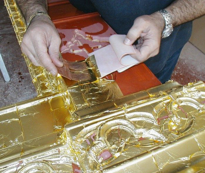 Techniques de dorure avec feuille d'or d'imitation