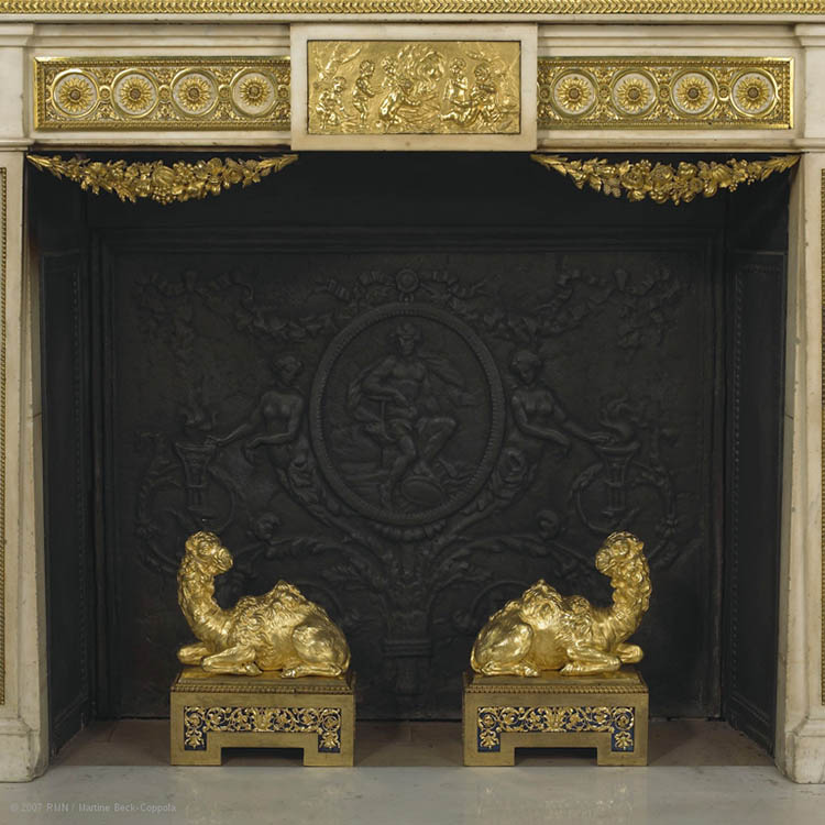 Plaque De Cheminée Intemporelle En Fonte - The Antique Fireplace Bank