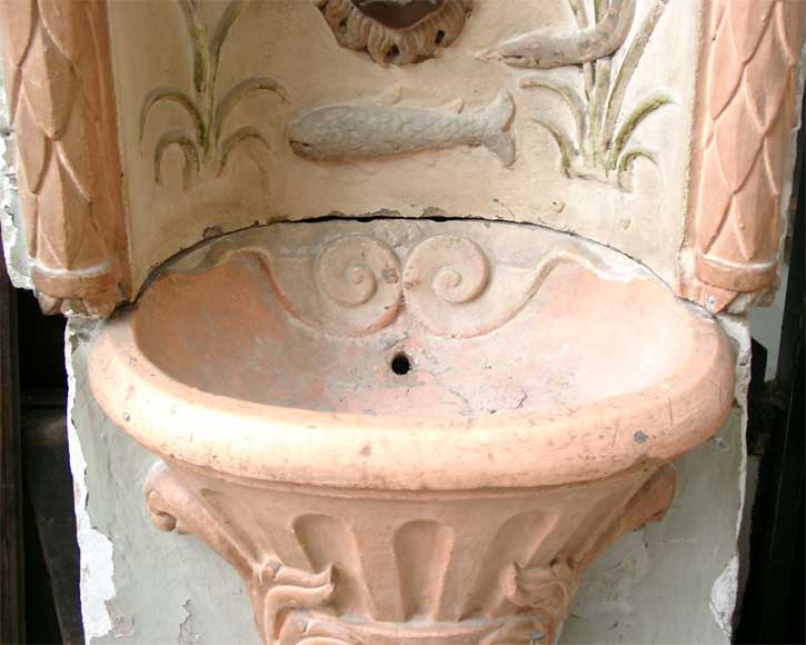 Fontaine provençale du XVIIIè siècle en pierre sculptée.-4
