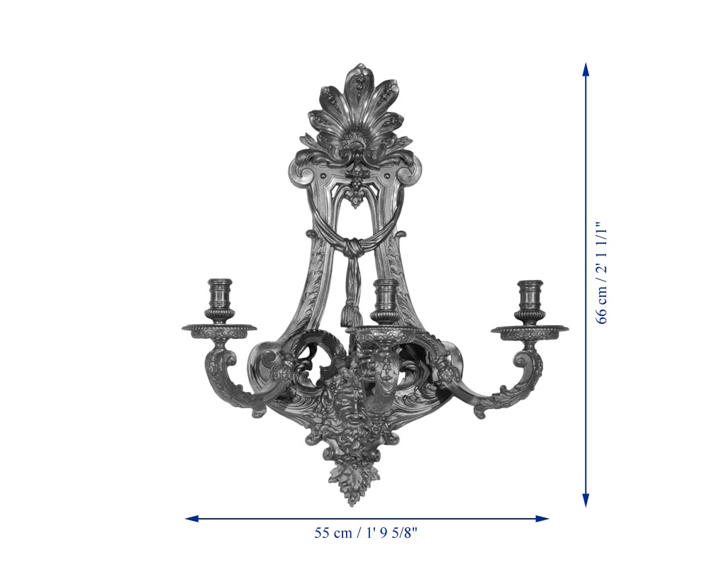 Exceptionnelle suite de quatre appliques de style Régence à décor d'hommes barbus-3