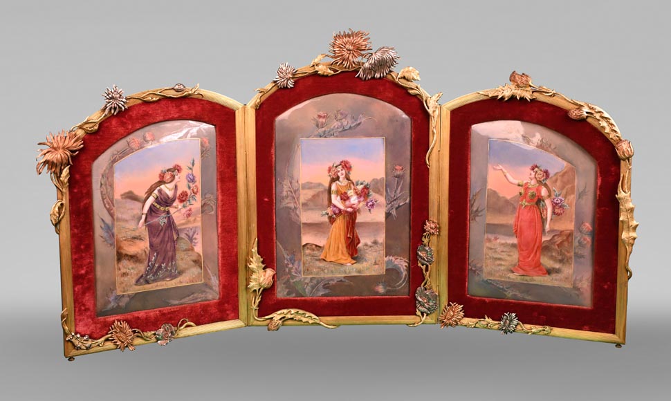 DORVAL, émailleur - Triptyque émaillé aux femmes à fleurs de chrysanthème-0