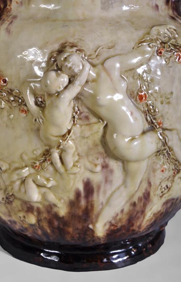 Théodore DECK (1823-1891) et Joseph Gustave CHERET (1838-1894) - Important vase à décor en relief de naïades et de chérubins-2