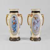 Louis Pierre MALPASS - Paire de vases japonisant en porcelaine, décor peint et à l'or en relief