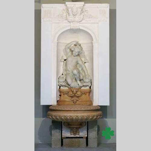 Fontaine en alcove avec un ange