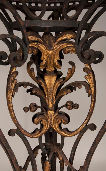 Brasero de style Louis XV en fer forgé doré à l'huile-1