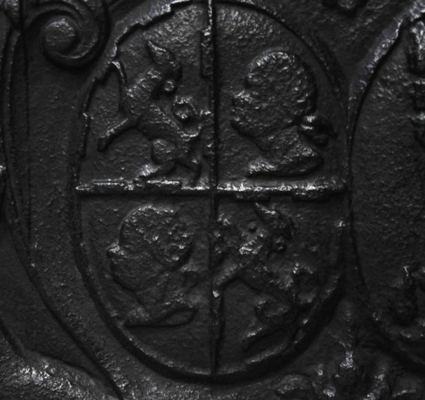 Plaque de cheminée ancienne aux armes d'alliance de Gilles Brunet, Marquis de la Palisse, et de Françoise-Suzanne Bignon-2