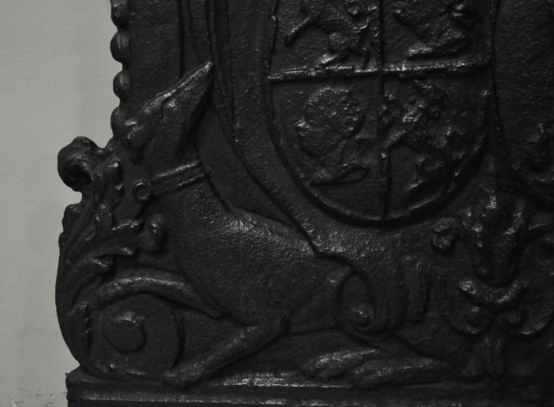 Plaque de cheminée ancienne aux armes d'alliance de Gilles Brunet, Marquis de la Palisse, et de Françoise-Suzanne Bignon-4
