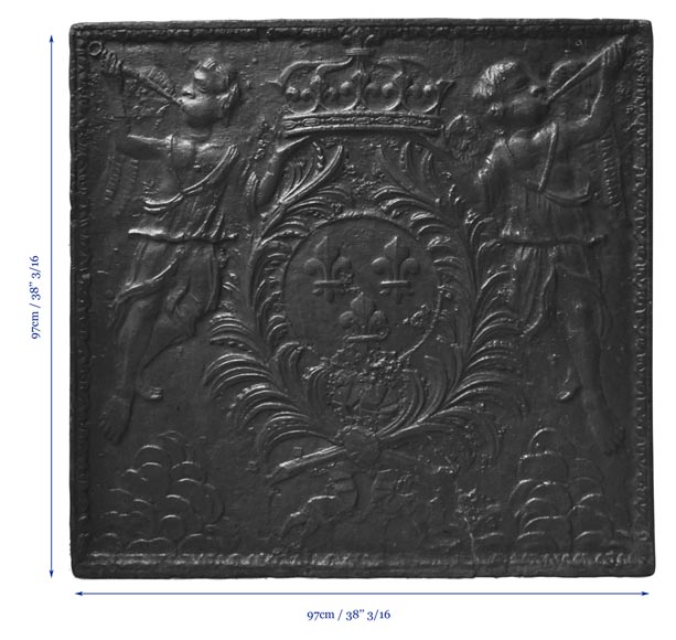 Plaque de cheminée ancienne aux Armes de France et anges aux trompettes-7