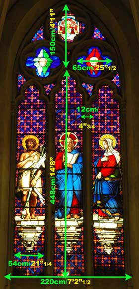Vitrail représentant le Christ entouré de la Vierge et de saint Jean-Baptiste-4