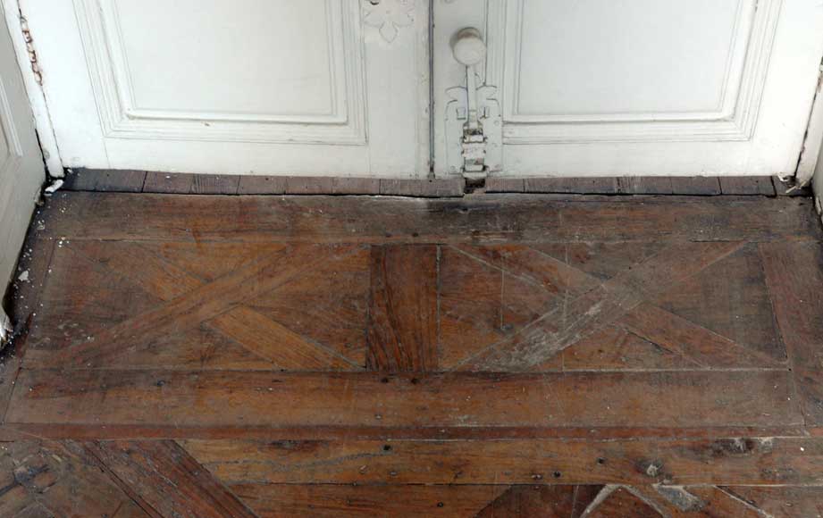 Pièce de boiserie du XVIIIème siècle et son parquet d'origine.-22